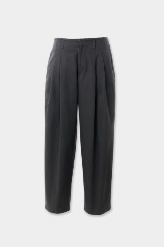 DOUBLE TUCKED WIDE TAPERED PANTS